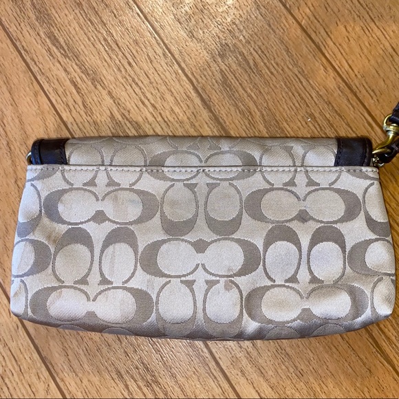 Coach Clutch - Picture 2 of 3